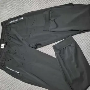 Foto da calça enviada por C**a